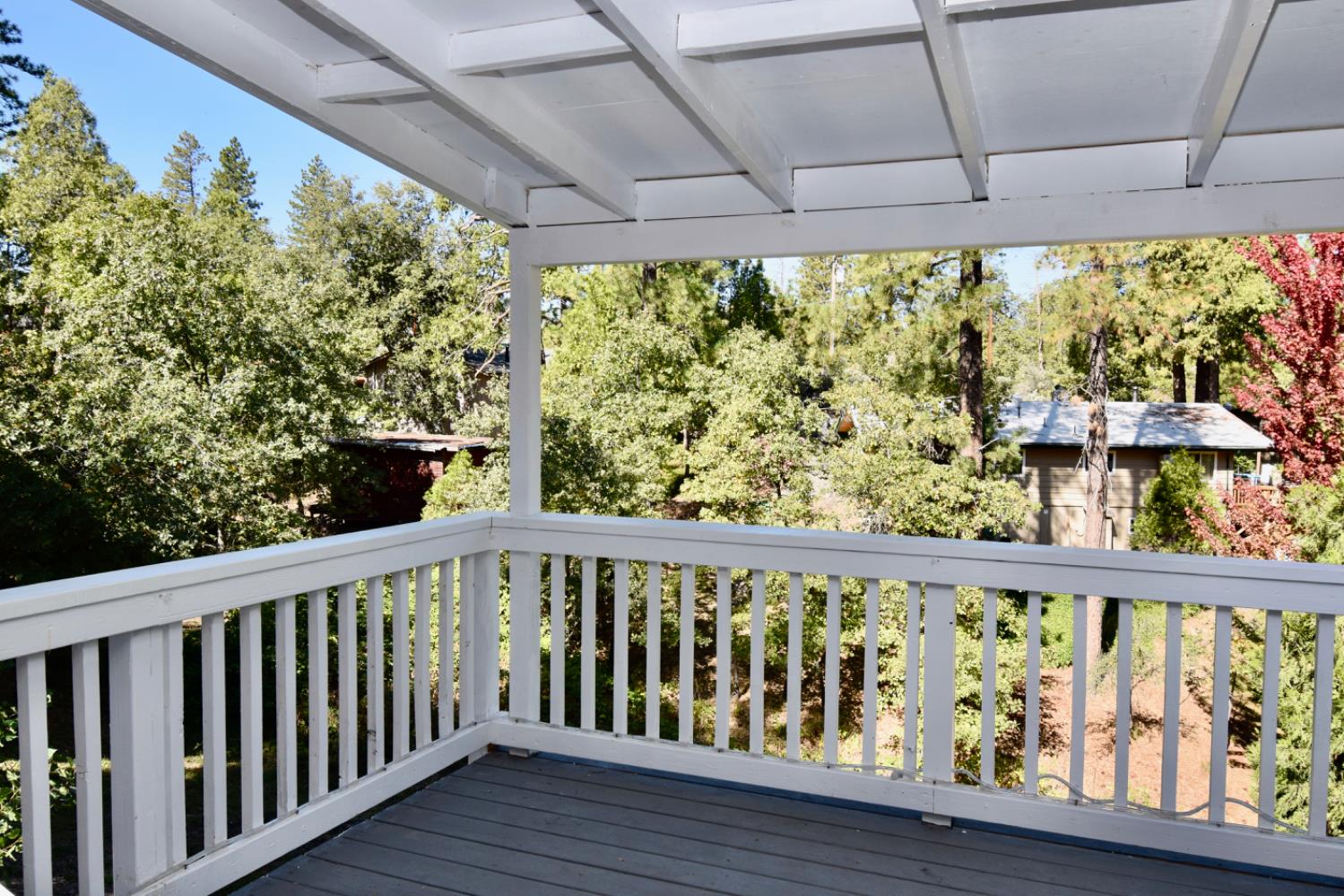 39314 Manzanita Dr, Oakhurst, CA 93644