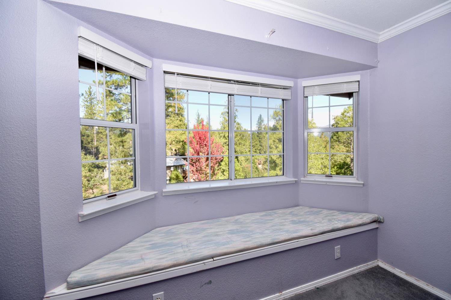 39314 Manzanita Dr, Oakhurst, CA 93644