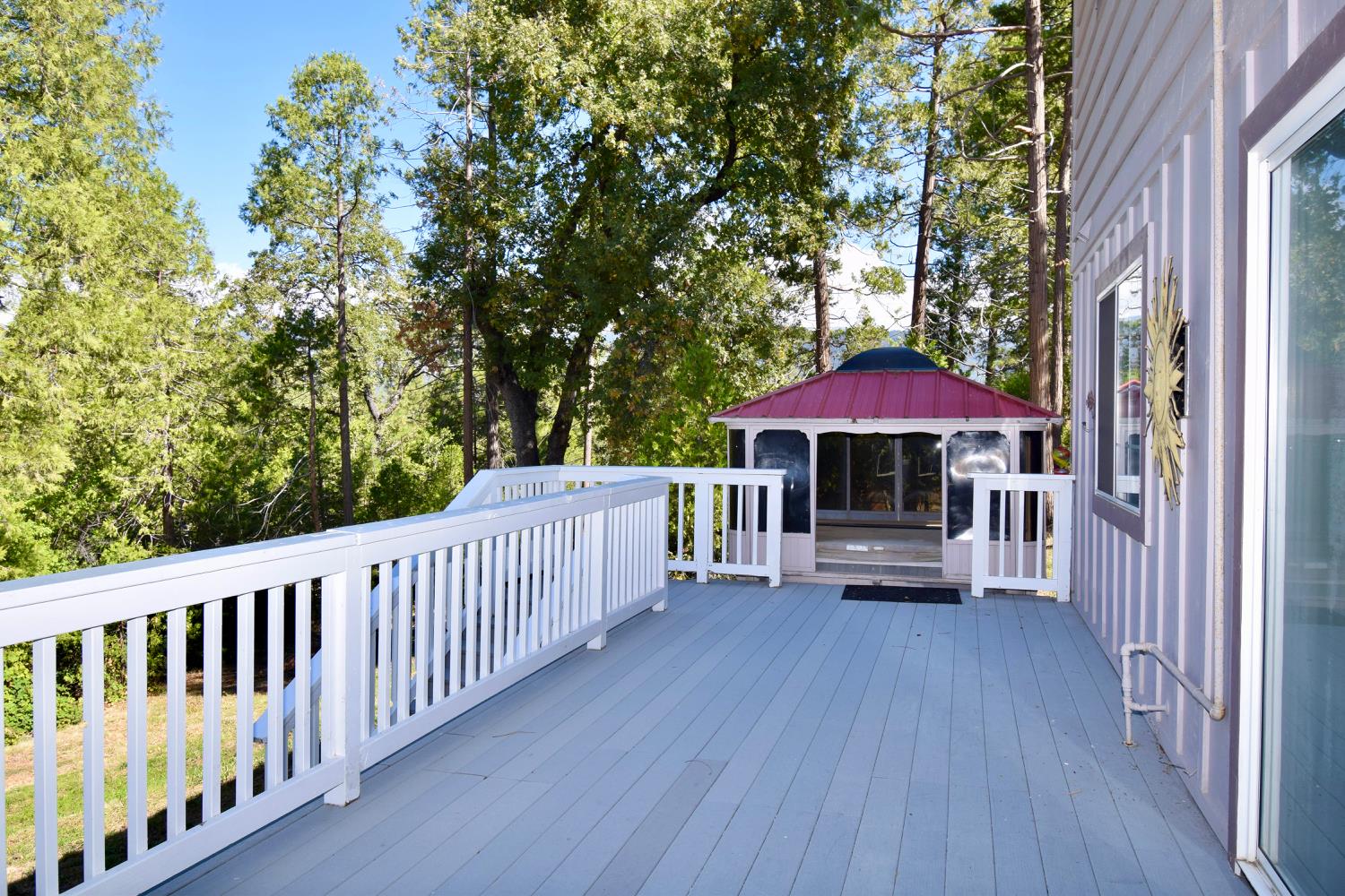 39314 Manzanita Dr, Oakhurst, CA 93644