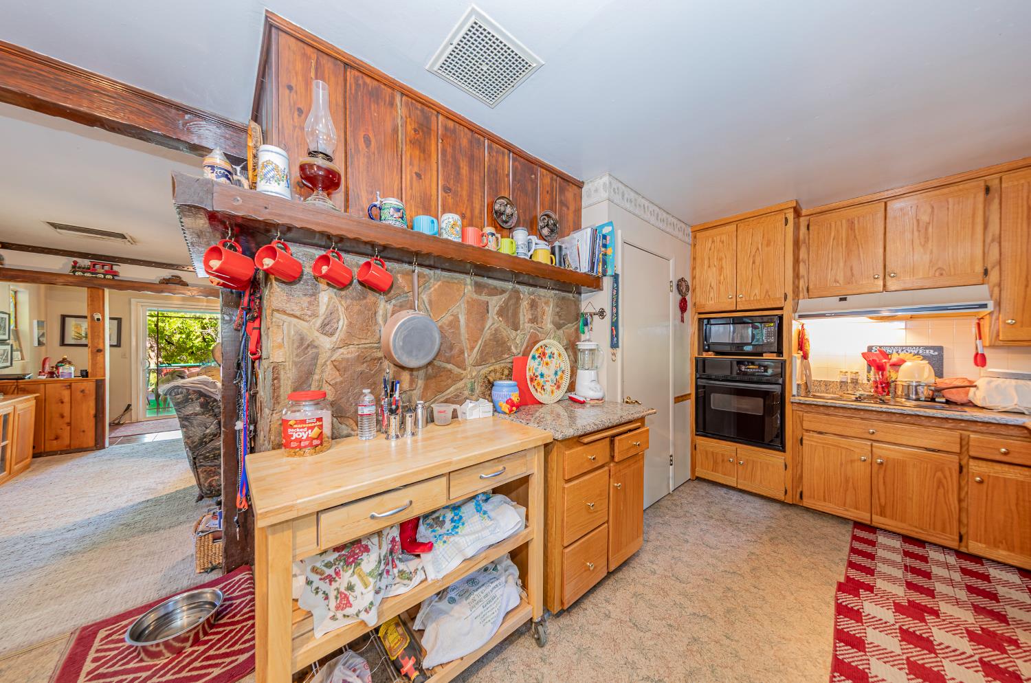 42585 Buckeye Rd, Oakhurst, CA 93644