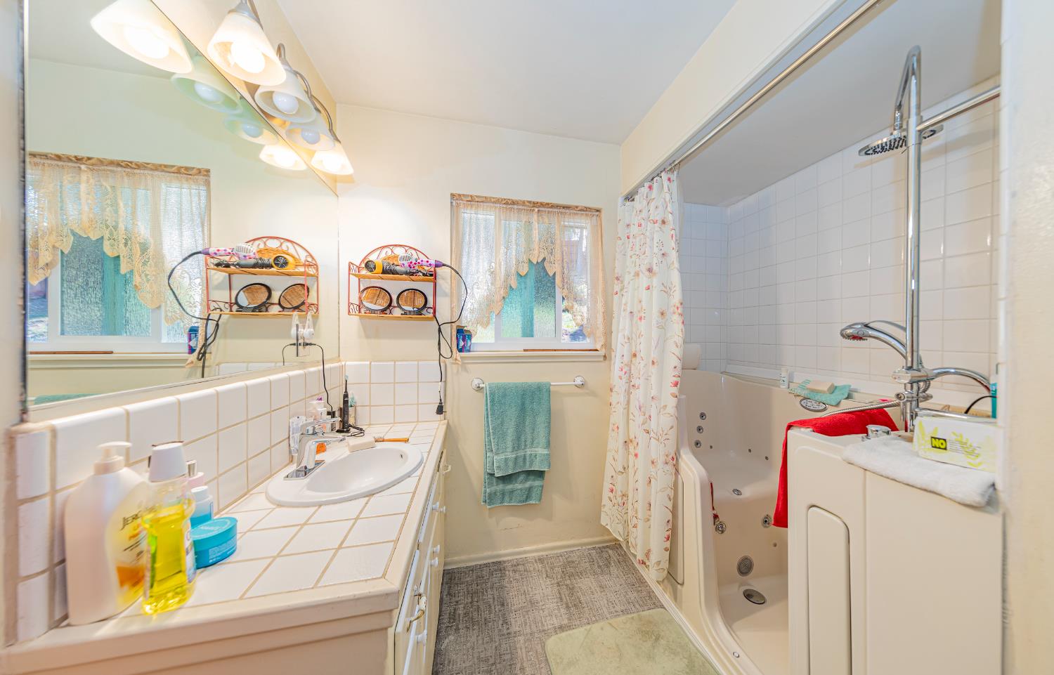 42585 Buckeye Rd, Oakhurst, CA 93644