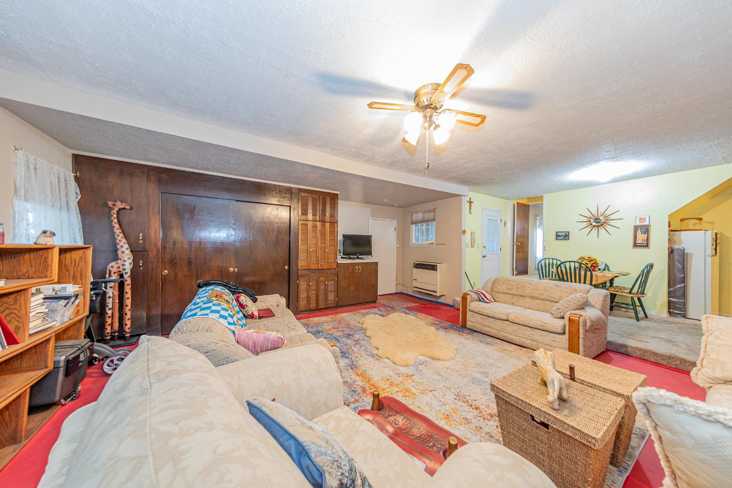 42585 Buckeye Rd, Oakhurst, CA 93644