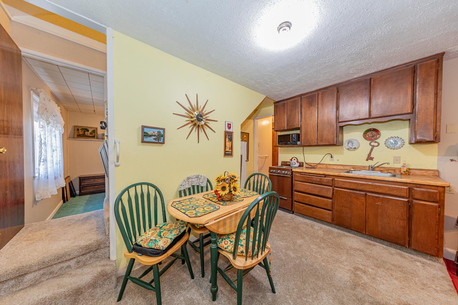 42585 Buckeye Rd, Oakhurst, CA 93644