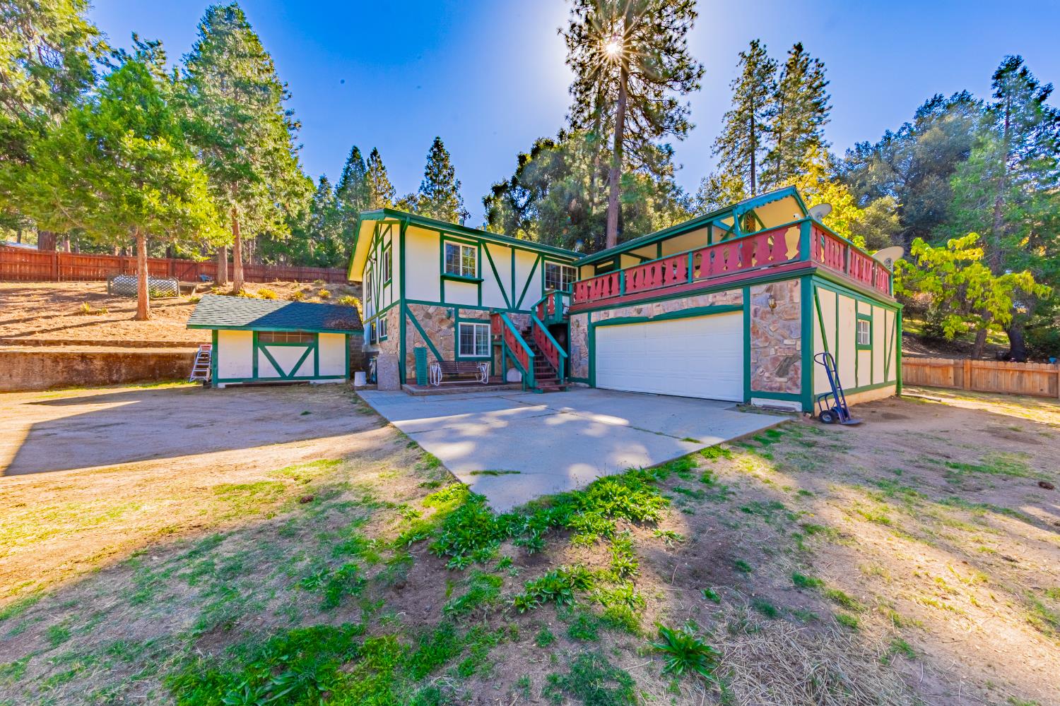42585 Buckeye Rd, Oakhurst, CA 93644