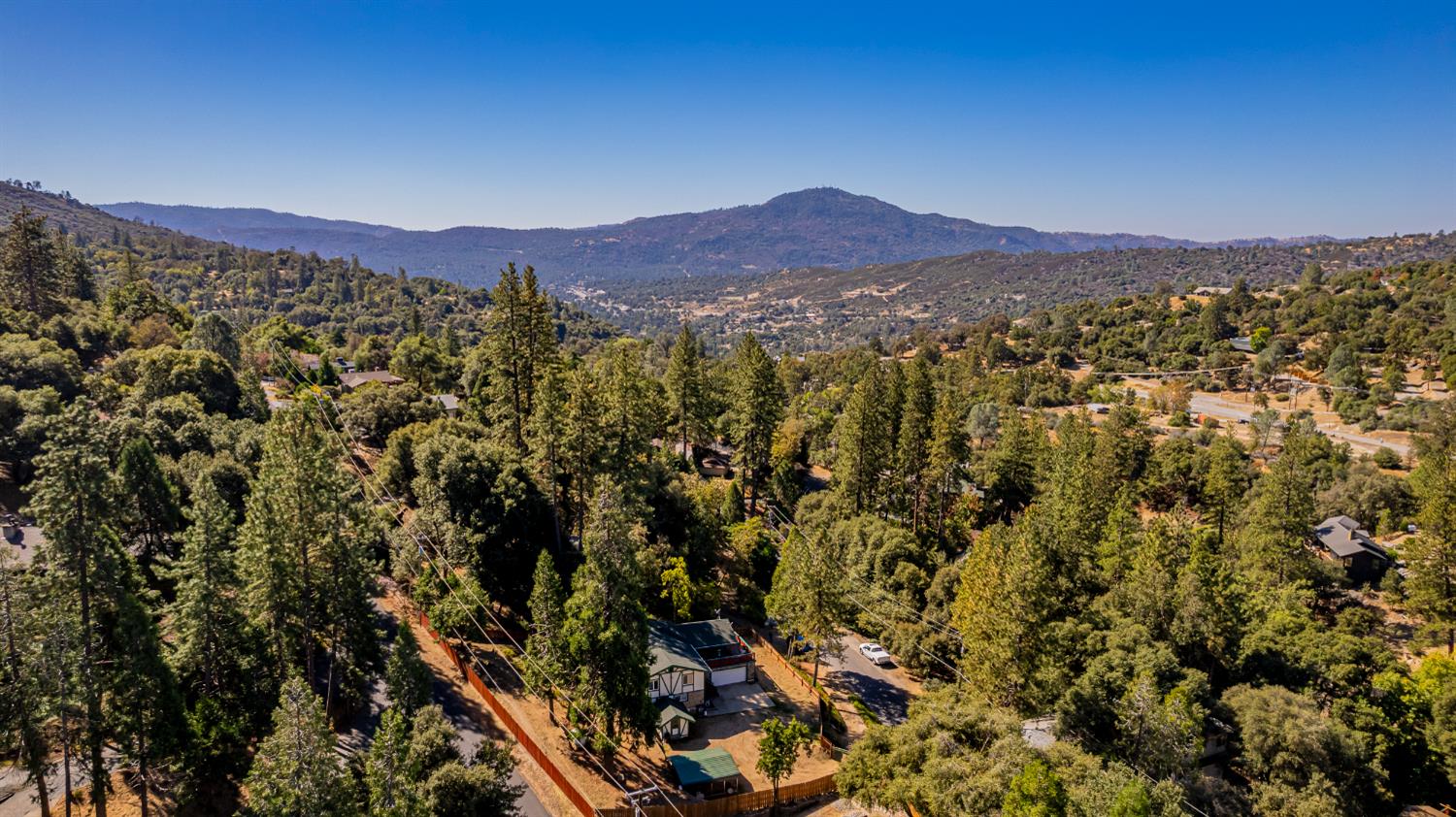 42585 Buckeye Rd, Oakhurst, CA 93644