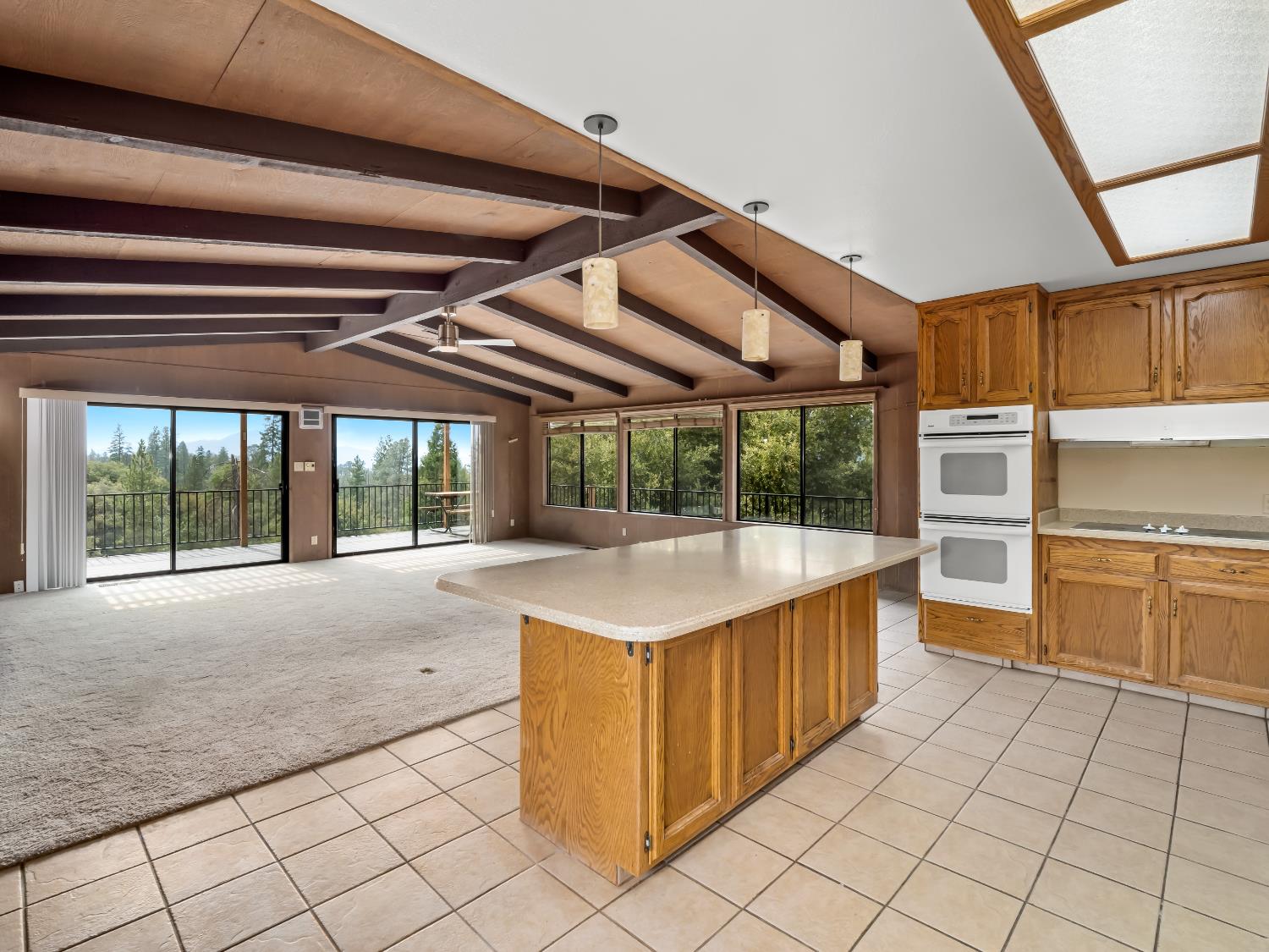 43044 Country Club Dr W, Oakhurst, CA 93644