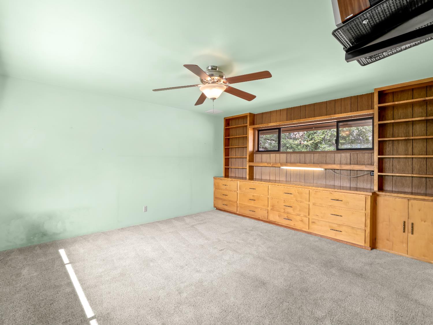 43044 Country Club Dr W, Oakhurst, CA 93644