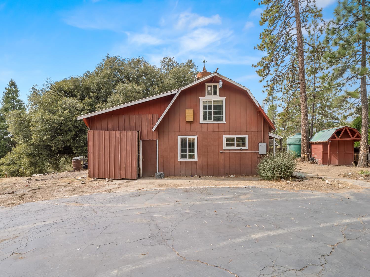 43044 Country Club Dr W, Oakhurst, CA 93644