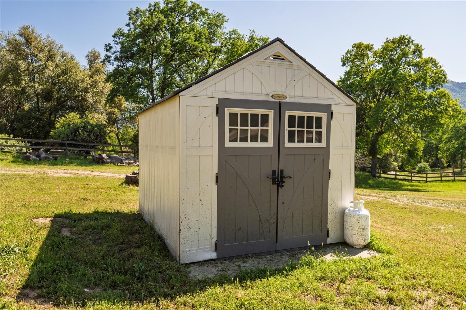 40700 Road 425 A, Oakhurst, CA 93644