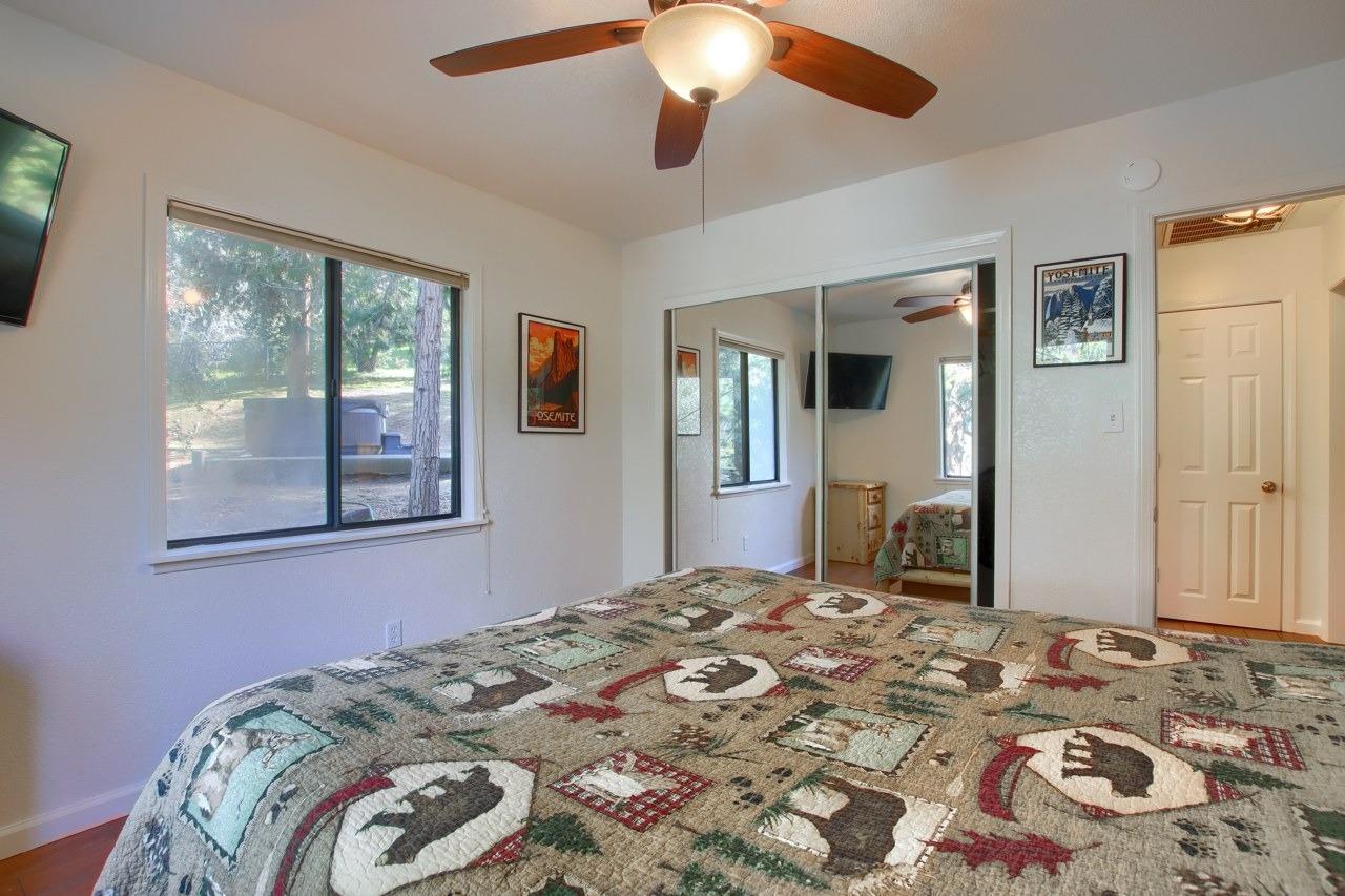 42583 Shady Ln, Oakhurst, CA 93644