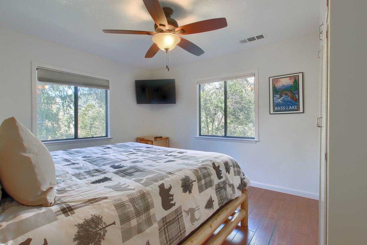 42583 Shady Ln, Oakhurst, CA 93644