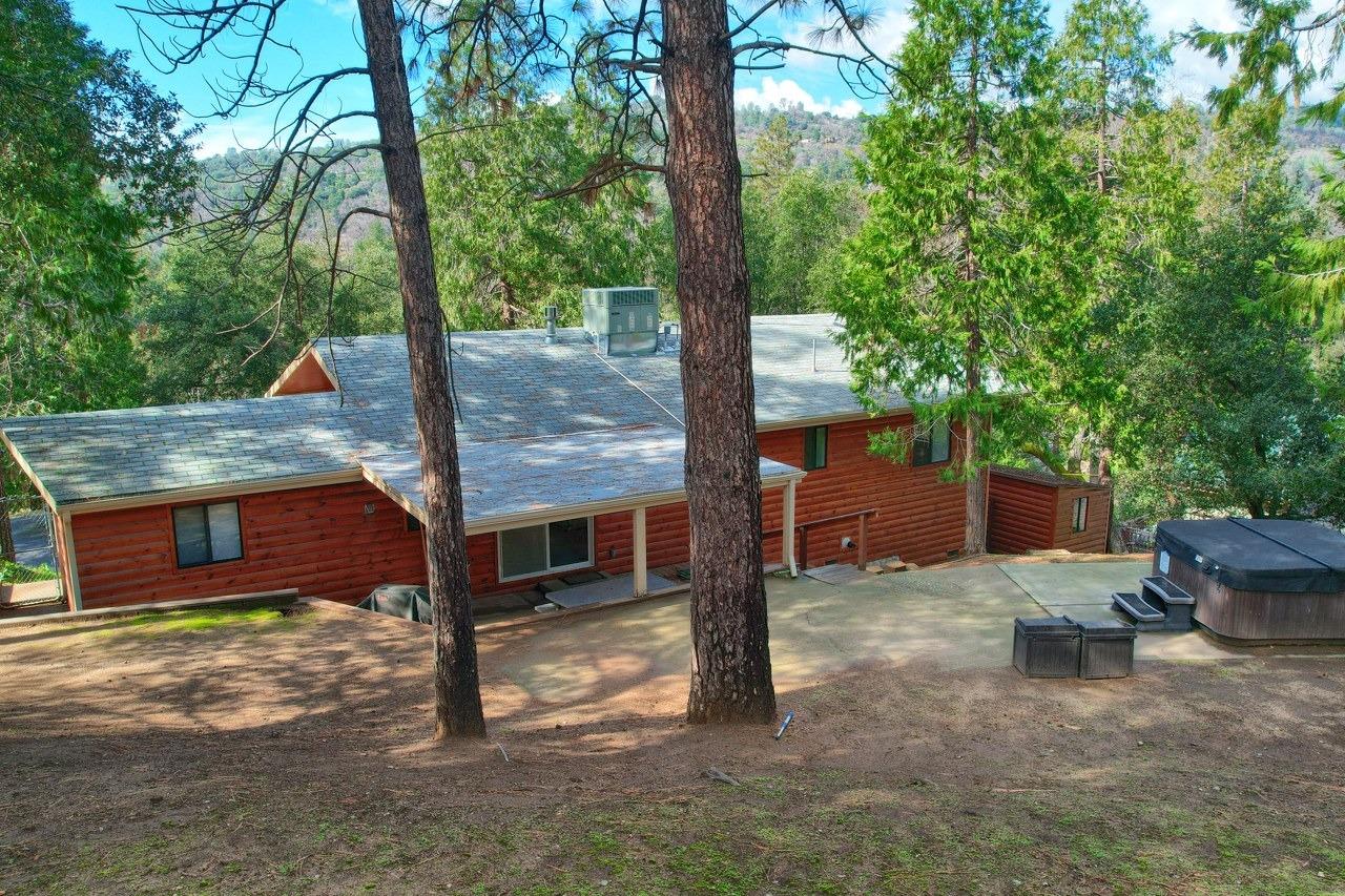 42583 Shady Ln, Oakhurst, CA 93644