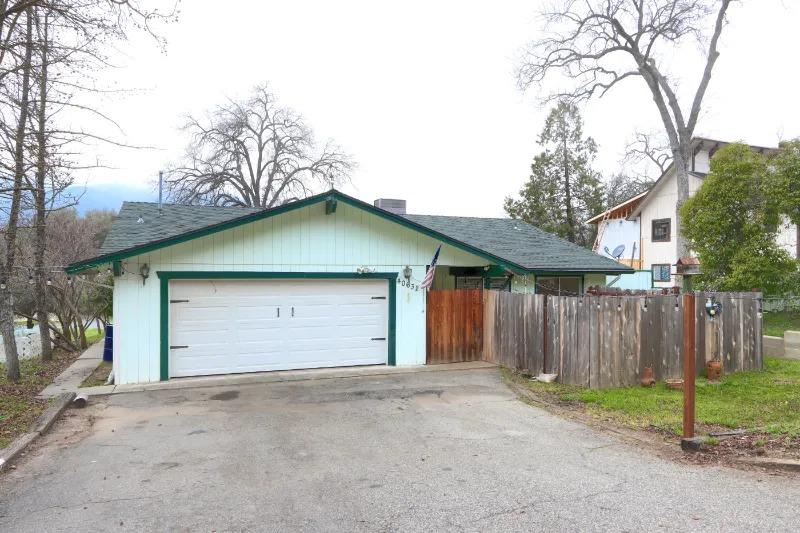 40632 Goldside Dr, Oakhurst, CA 93644