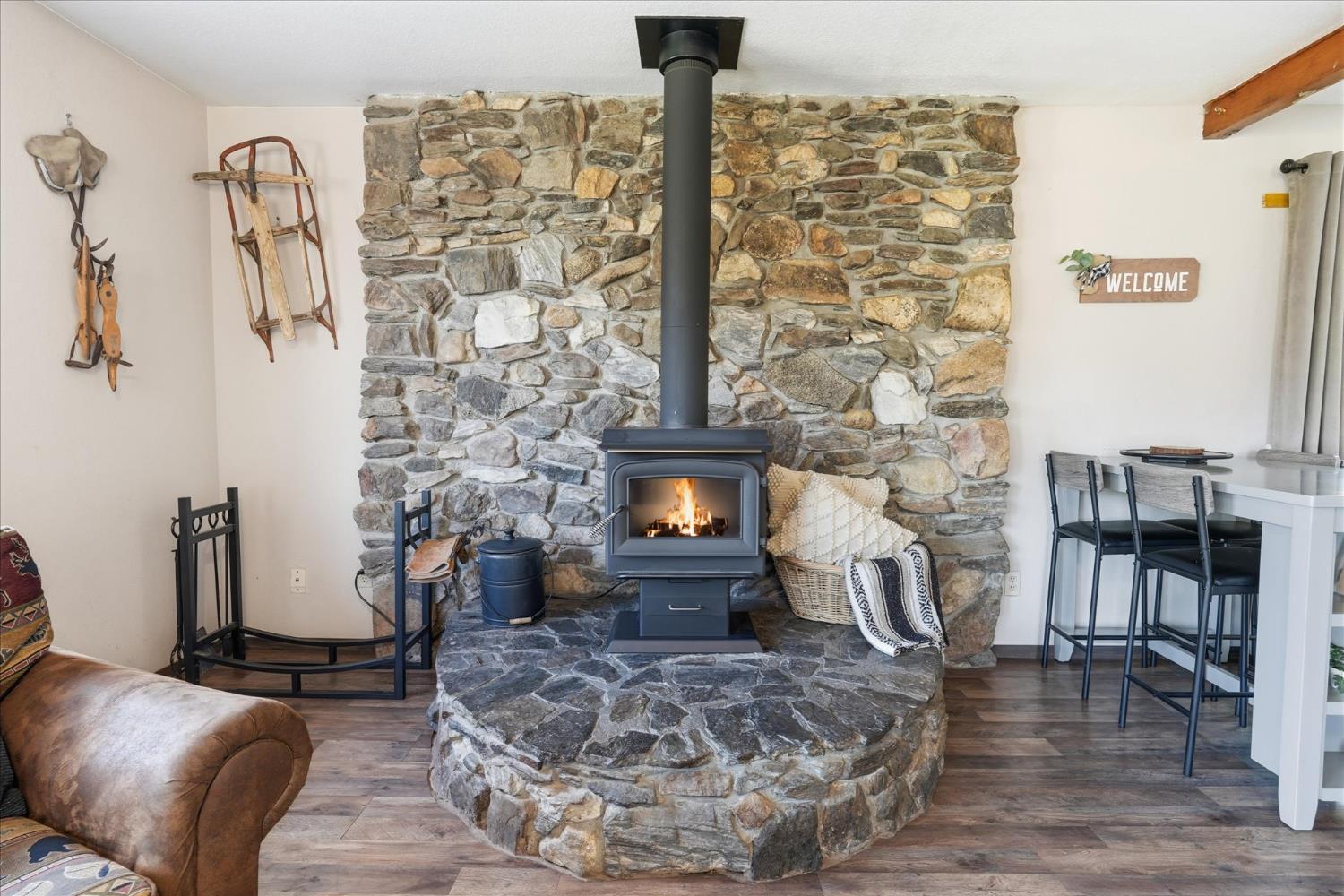 43149 W Sugar Pine Dr, Oakhurst, CA 93644