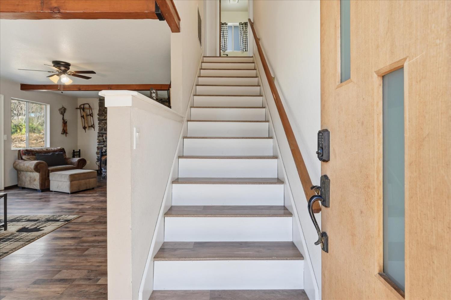 43149 W Sugar Pine Dr, Oakhurst, CA 93644