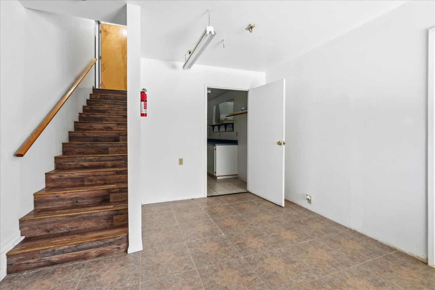 43149 W Sugar Pine Dr, Oakhurst, CA 93644