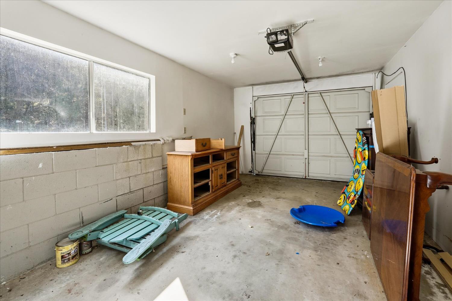 43149 W Sugar Pine Dr, Oakhurst, CA 93644