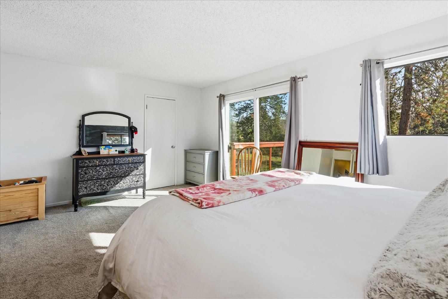 3868 Pinecrest Dr, Mariposa, CA 95338