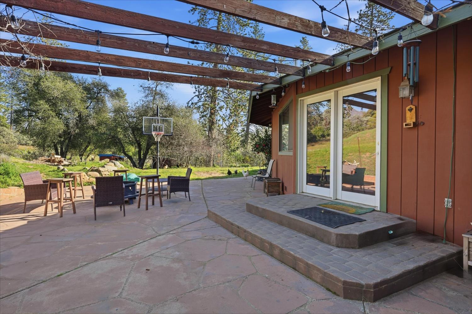 3868 Pinecrest Dr, Mariposa, CA 95338