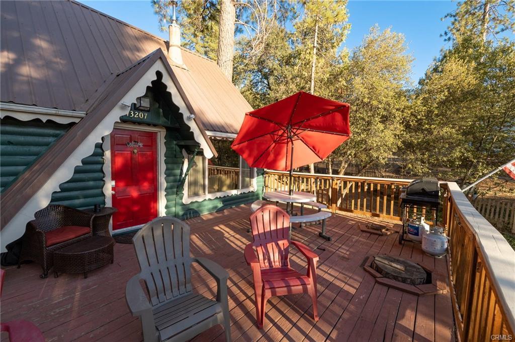 43207 W Sugar Pine Dr, Oakhurst, CA 93644