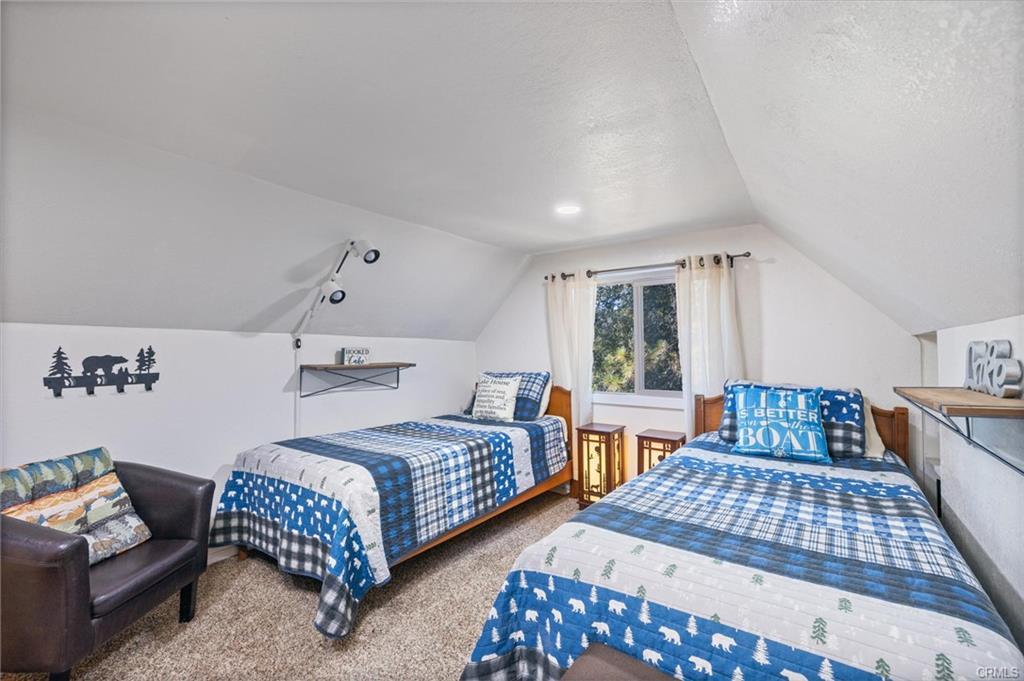 43207 W Sugar Pine Dr, Oakhurst, CA 93644