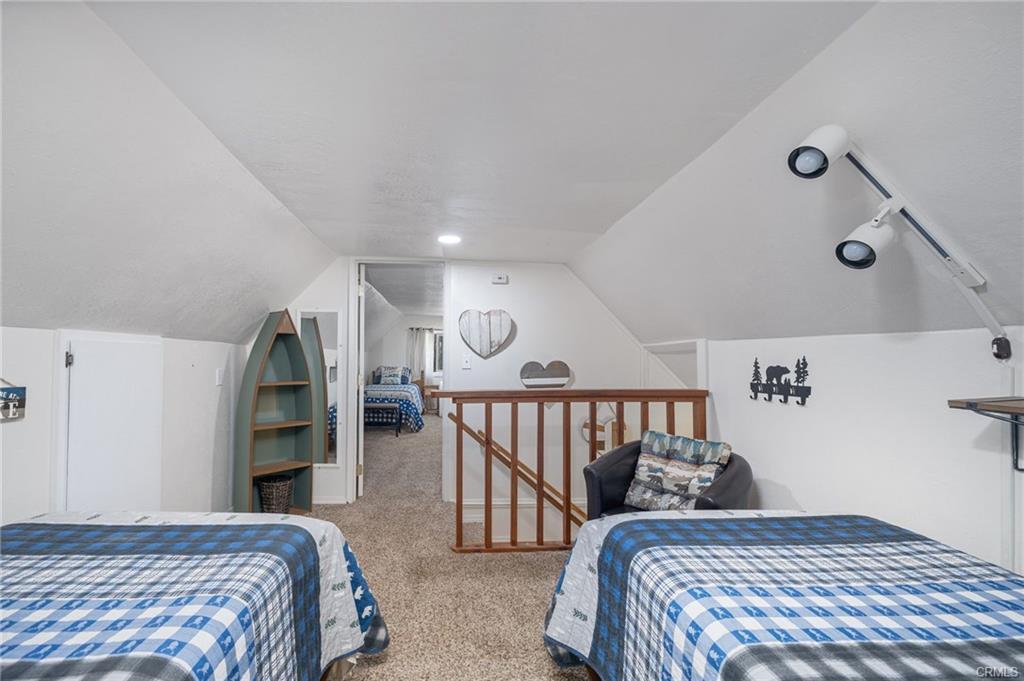 43207 W Sugar Pine Dr, Oakhurst, CA 93644