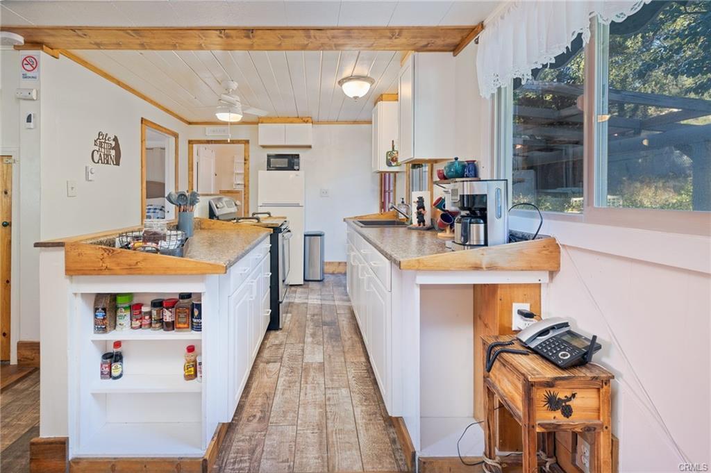 43207 W Sugar Pine Dr, Oakhurst, CA 93644