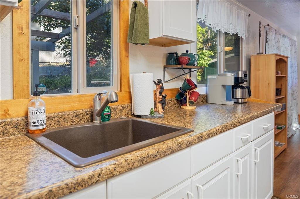 43207 W Sugar Pine Dr, Oakhurst, CA 93644