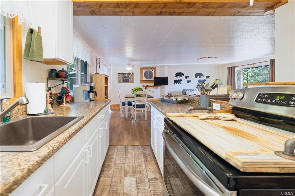 43207 W Sugar Pine Dr, Oakhurst, CA 93644