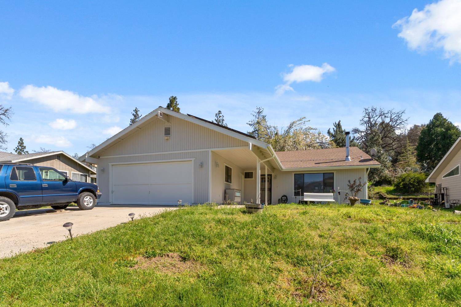 40875 Griffin Dr, Oakhurst, CA 93644
