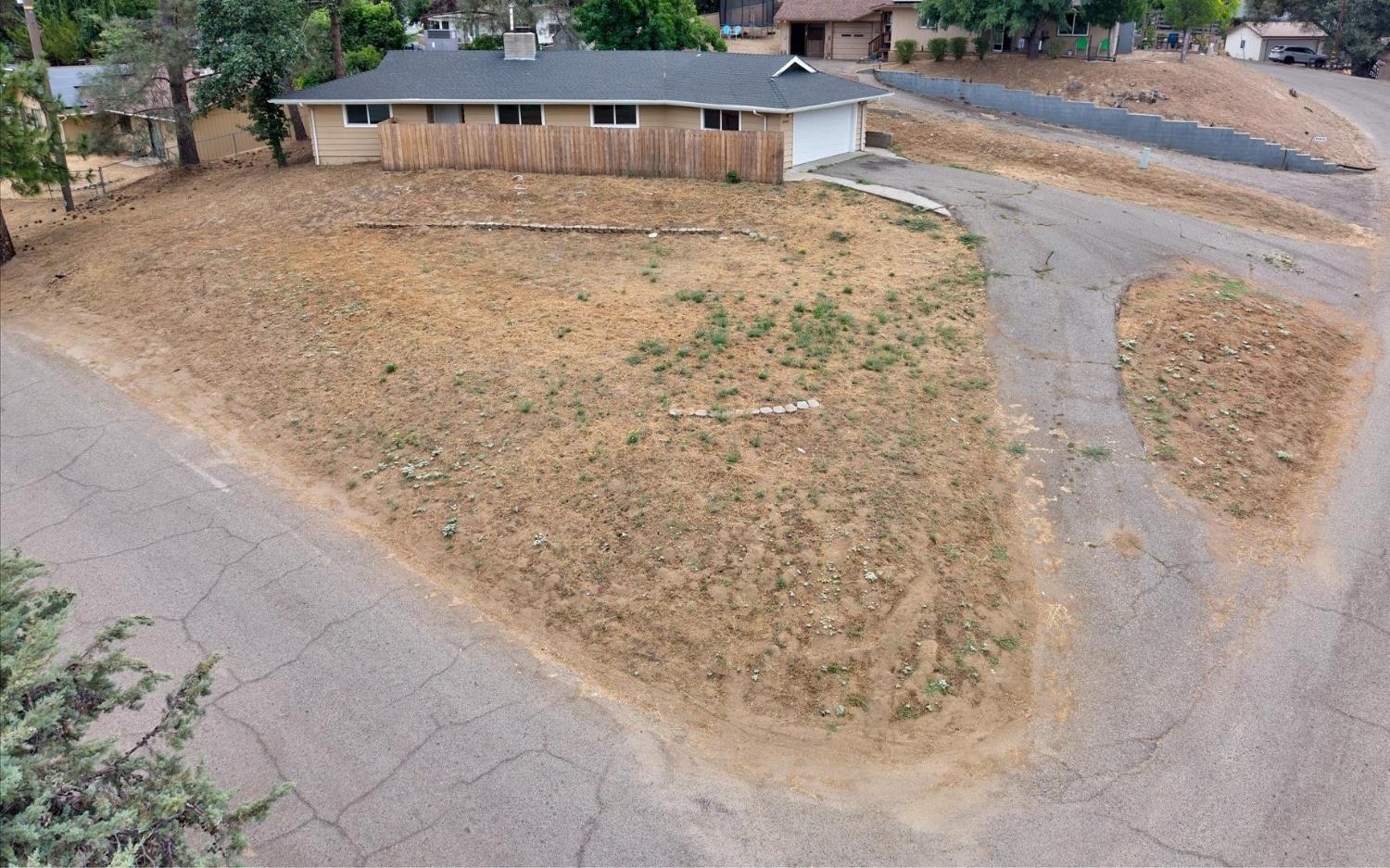 49447 Pierce Dr, Oakhurst, CA 93644