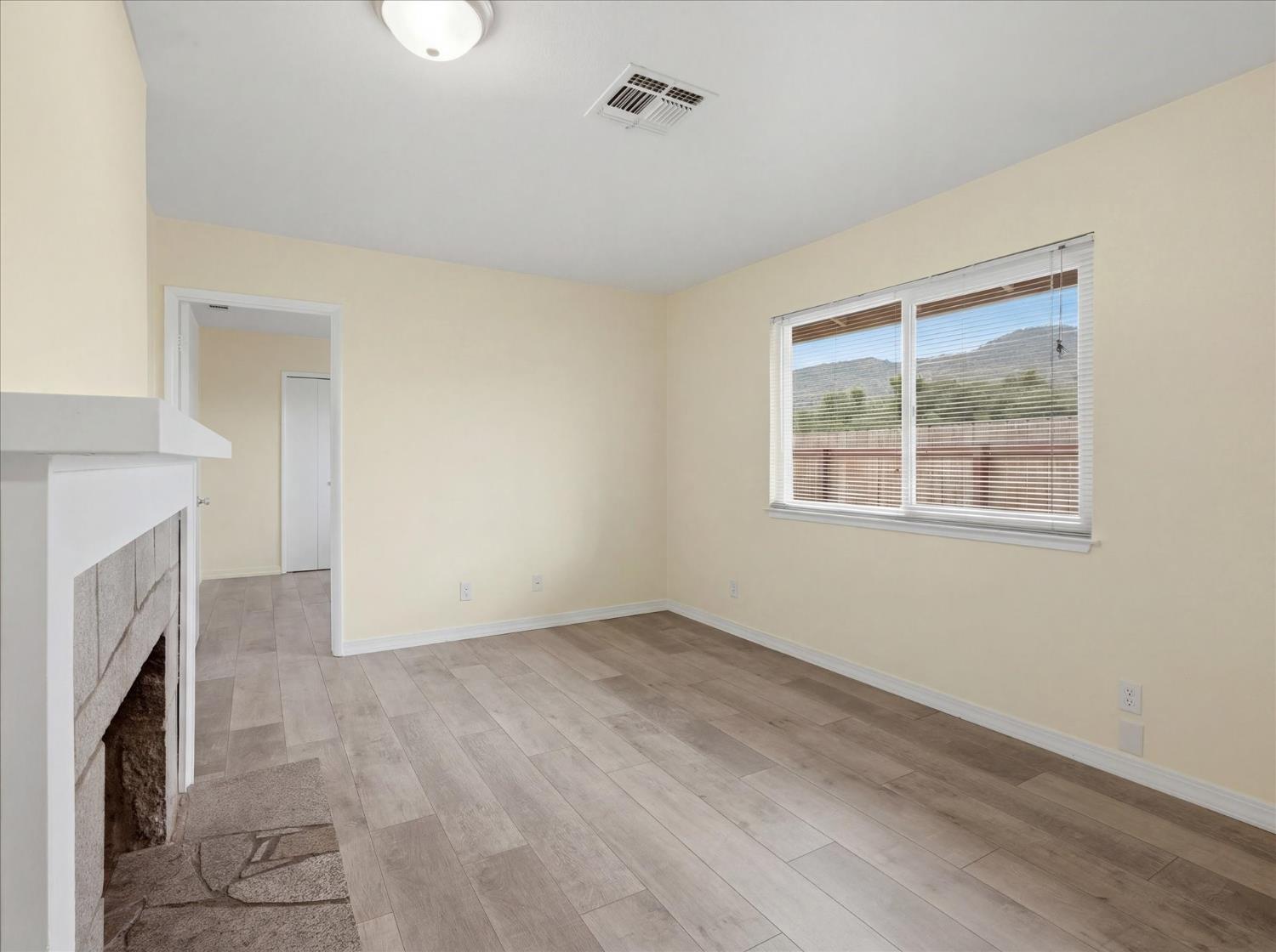 49447 Pierce Dr, Oakhurst, CA 93644