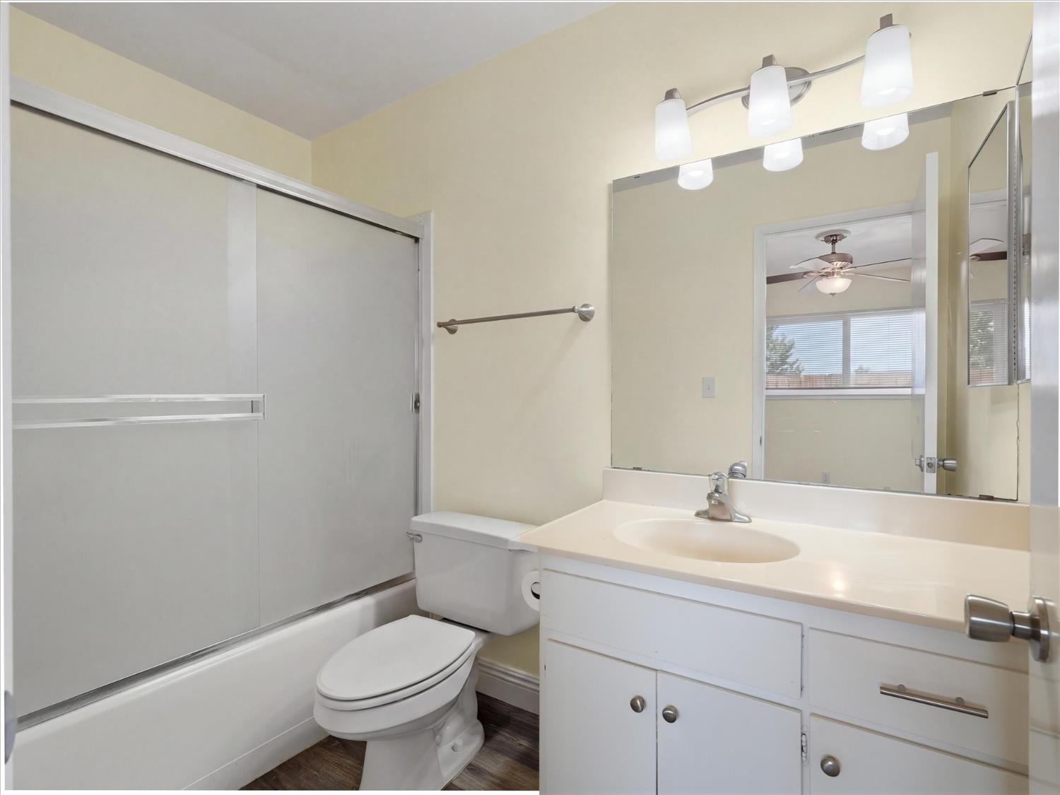 49447 Pierce Dr, Oakhurst, CA 93644