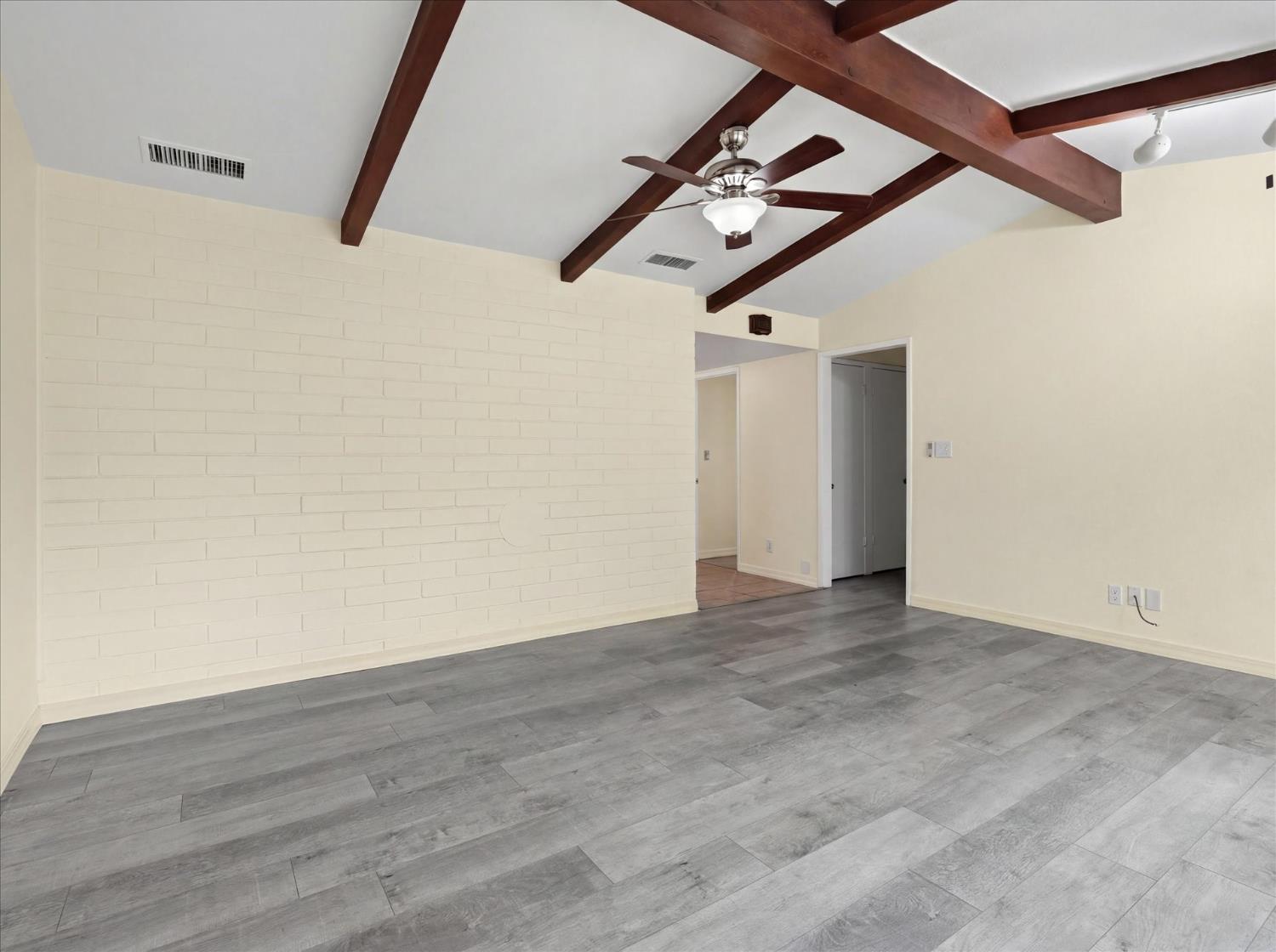 49447 Pierce Dr, Oakhurst, CA 93644