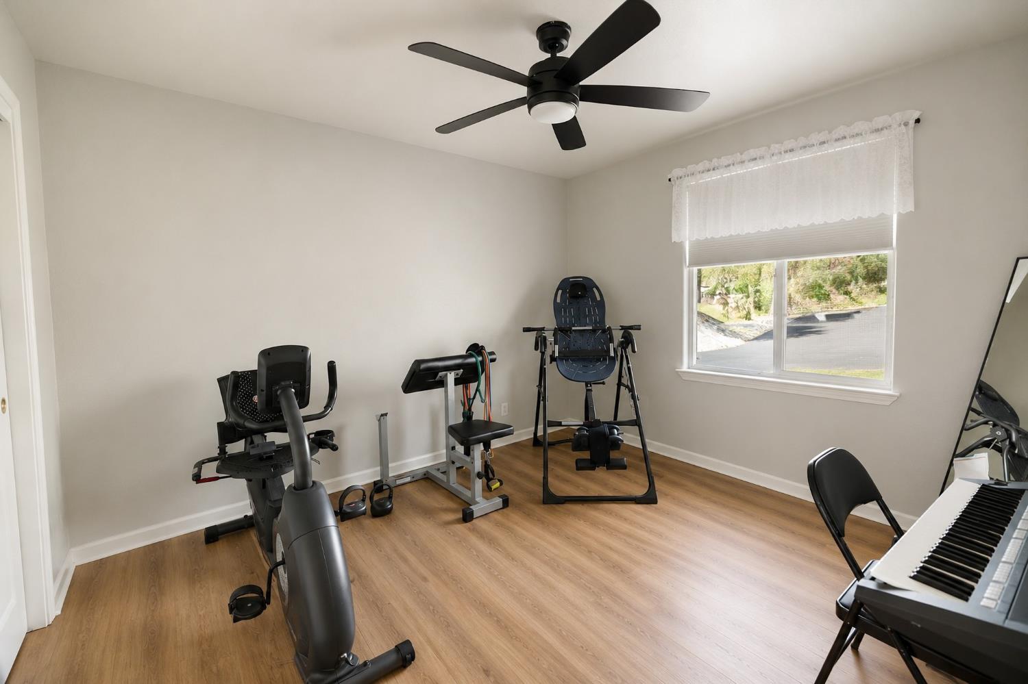 41124 Deer Creek Dr, Oakhurst, CA 93644