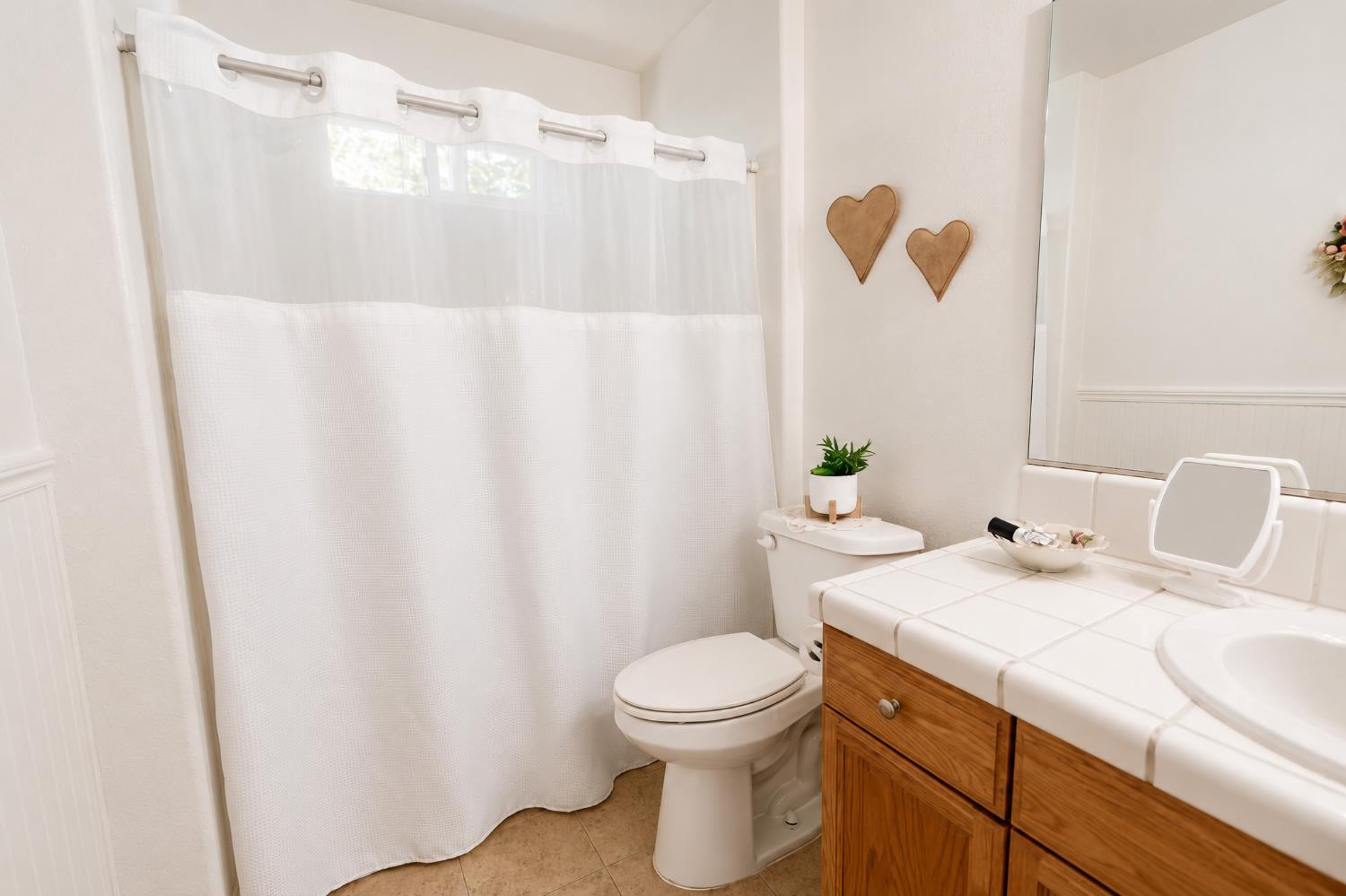 41124 Deer Creek Dr, Oakhurst, CA 93644