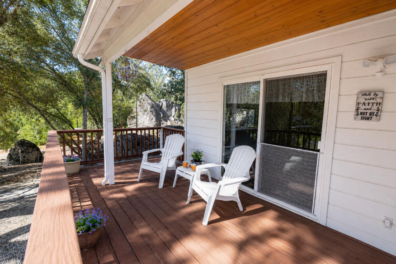 41124 Deer Creek Dr, Oakhurst, CA 93644