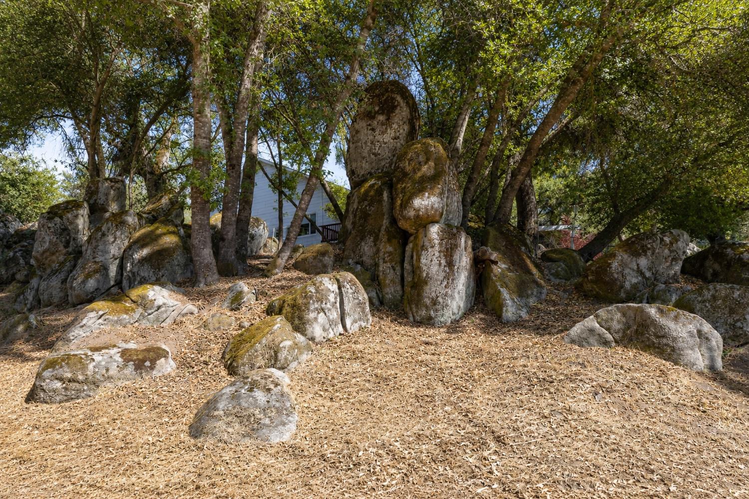 41124 Deer Creek Dr, Oakhurst, CA 93644