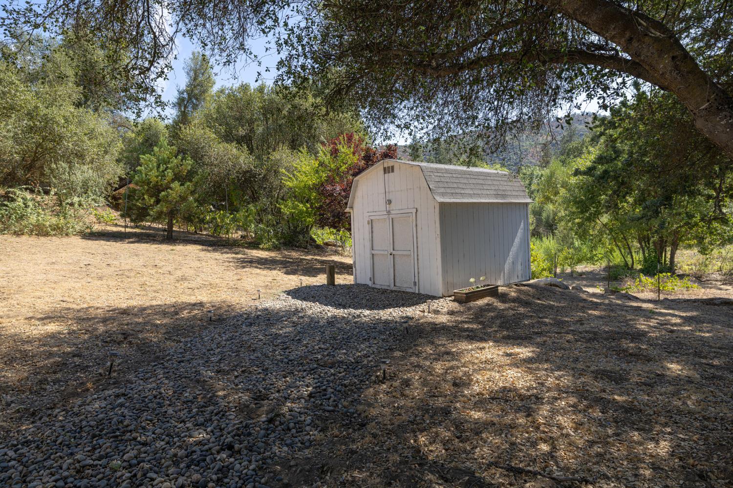 41124 Deer Creek Dr, Oakhurst, CA 93644