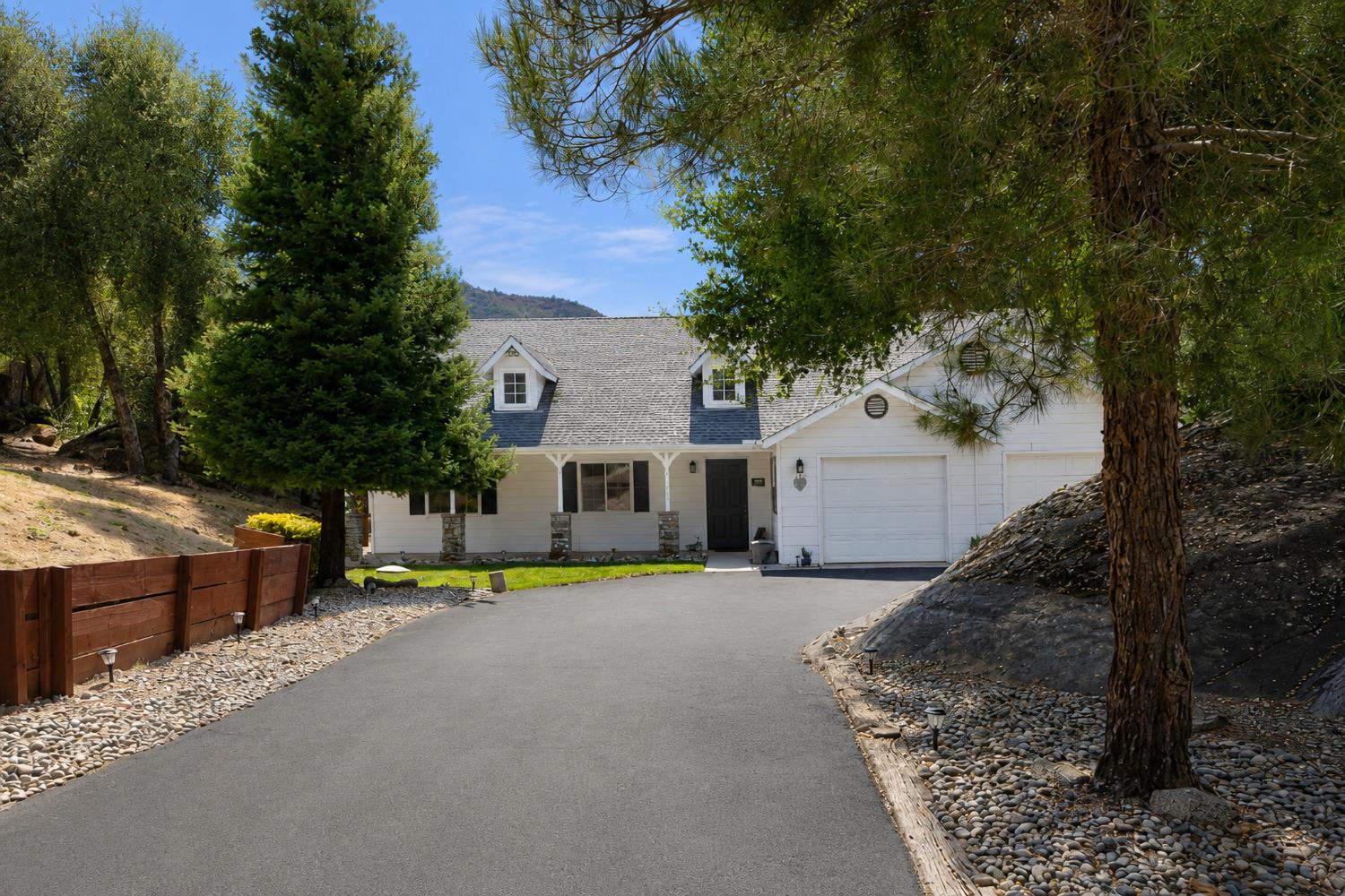 41124 Deer Creek Dr, Oakhurst, CA 93644