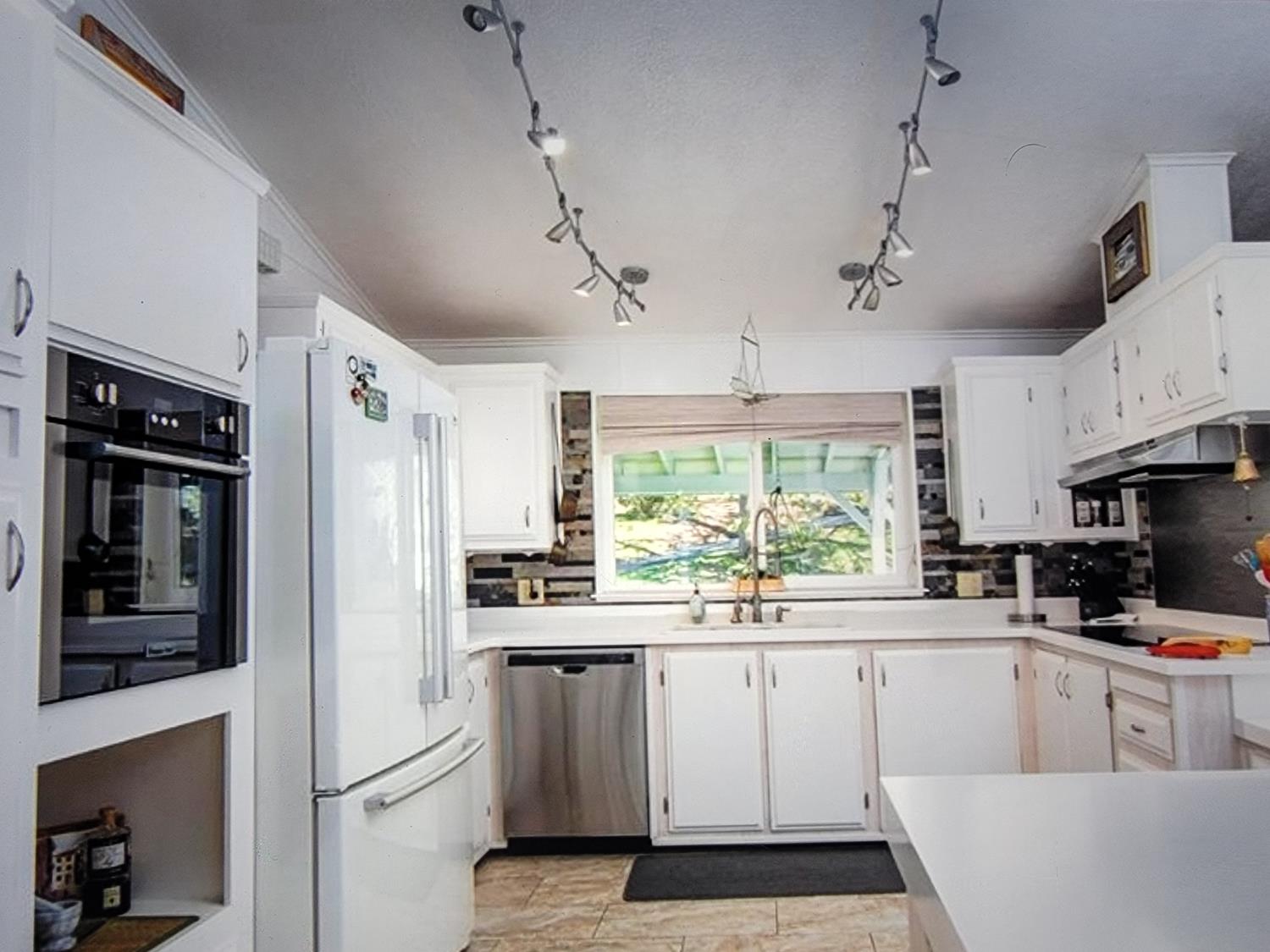 50639 Critter Creek Ln, Oakhurst, CA 93644