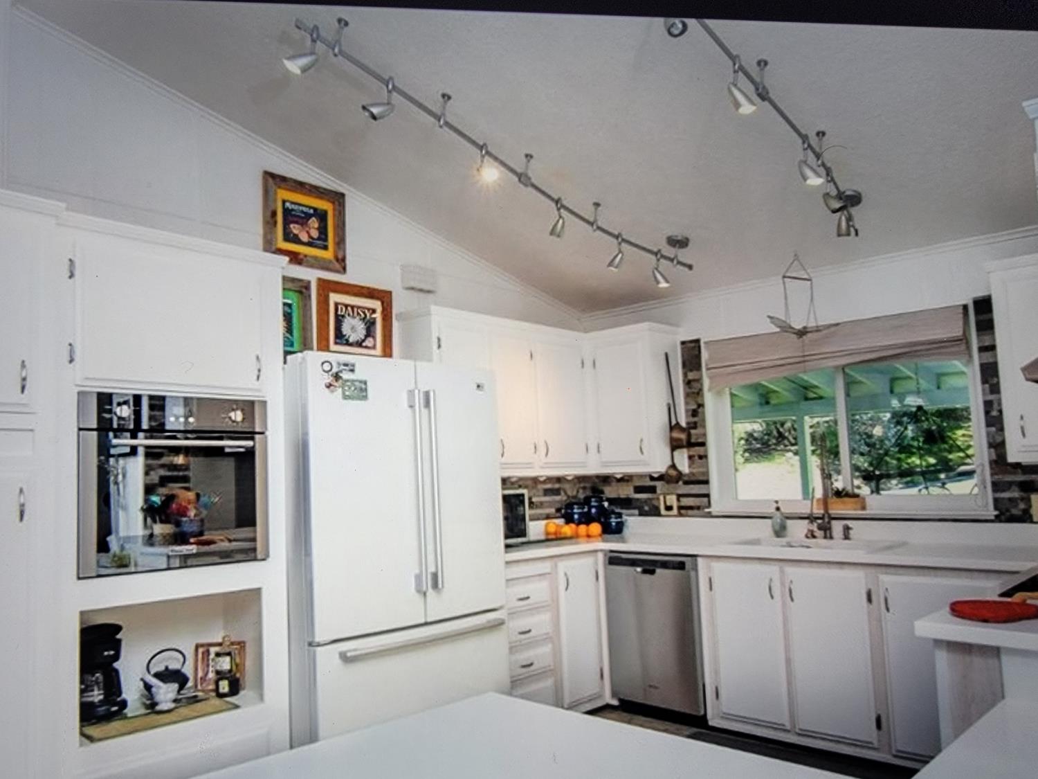 50639 Critter Creek Ln, Oakhurst, CA 93644